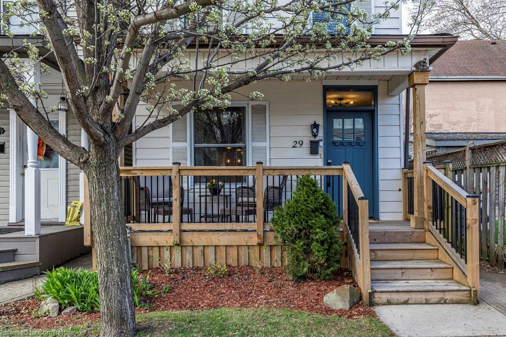 29 Picton St W, Hamilton, ON L8L 1E1