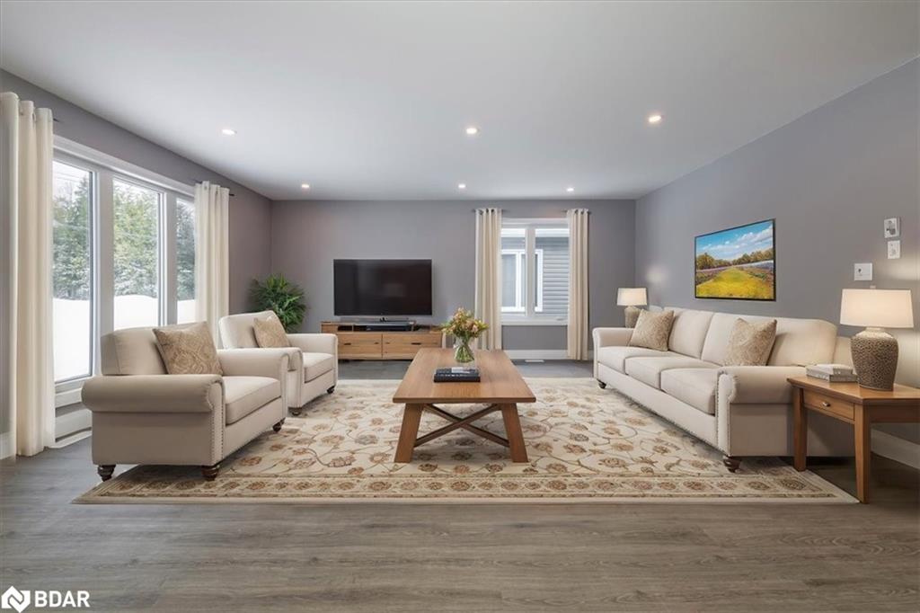 145 Pine St, Gravenhurst, ON P1P 1B1
