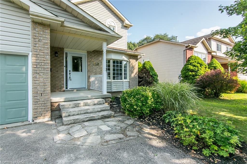 210 Philip Ct, Centre Wellington, ON N1M 3M9
