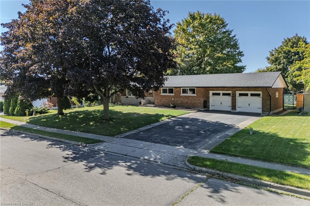 60 Alexander Ave, Cambridge, ON N1R 5K7