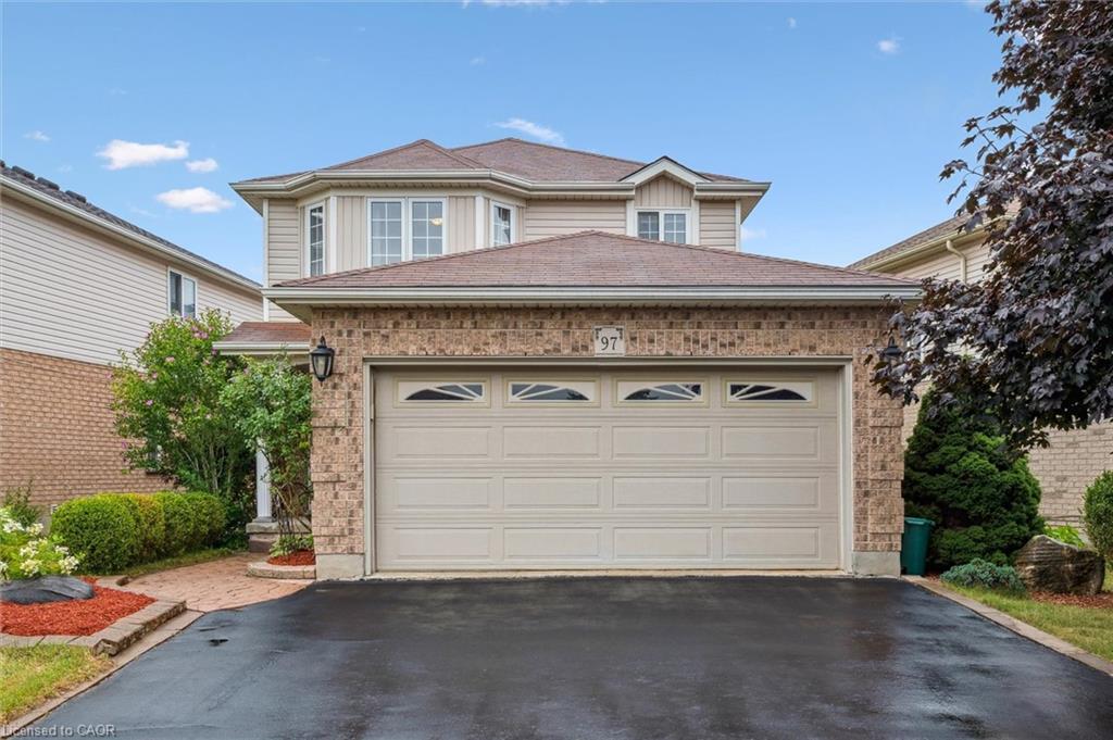 97 Marl Meadow Dr, Kitchener, ON N2R 1L4