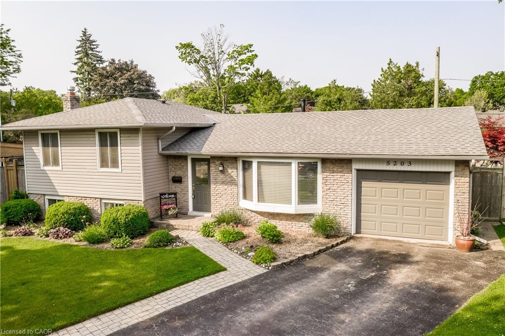 5203 Broughton Cres, Burlington, ON L7L 3C1