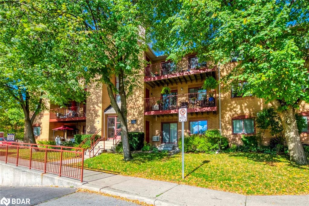 1496 Pilgrims Way Unit 113, Oakville, ON L6M 3G9