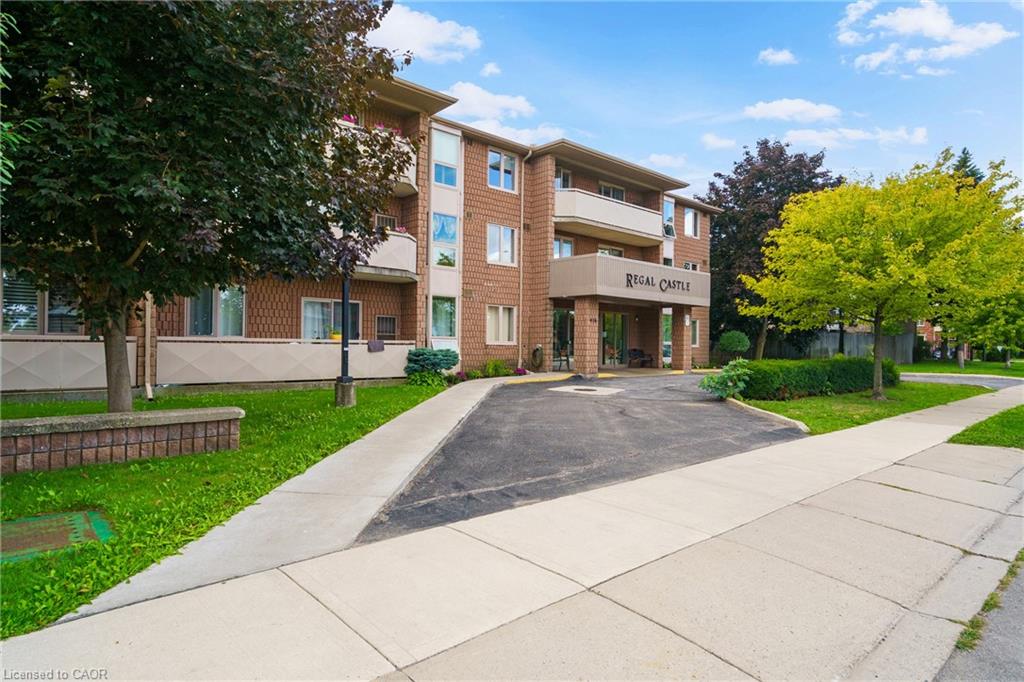 416 Limeridge Road Unit 213, Hamilton, ON L9A 2S7