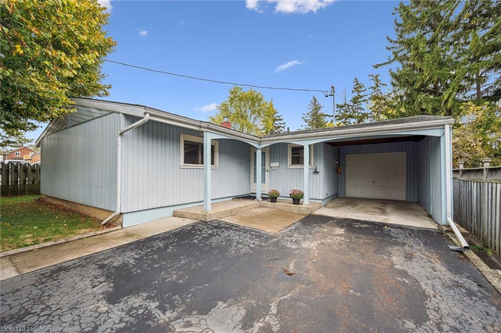 127 Chestnut St S, Cambridge, ON N3H 2J6