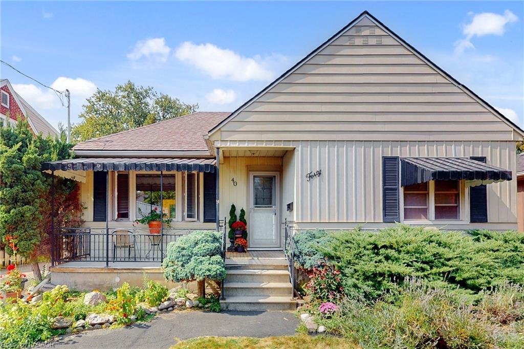40 Galbraith Dr, Hamilton, ON L8G 1Z9
