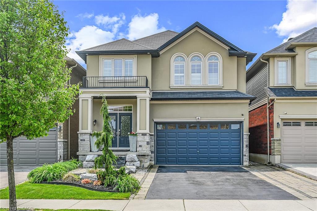 8 Chartwell Cir, Hamilton, ON L9A 0B6