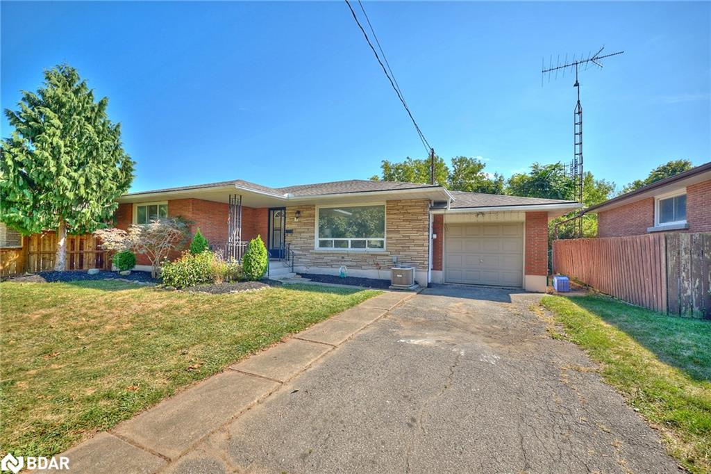 7 Joanna Dr, St. Catharines, ON L2N 1V1
