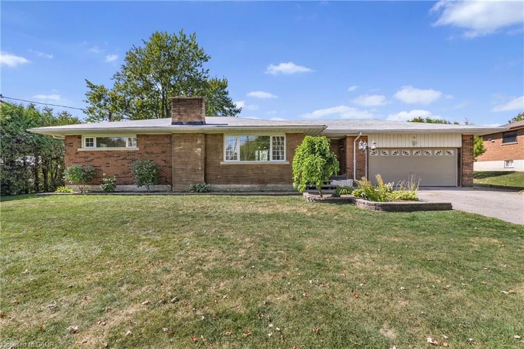 585 Fifth Rd E, Hamilton, ON L8J 3K9