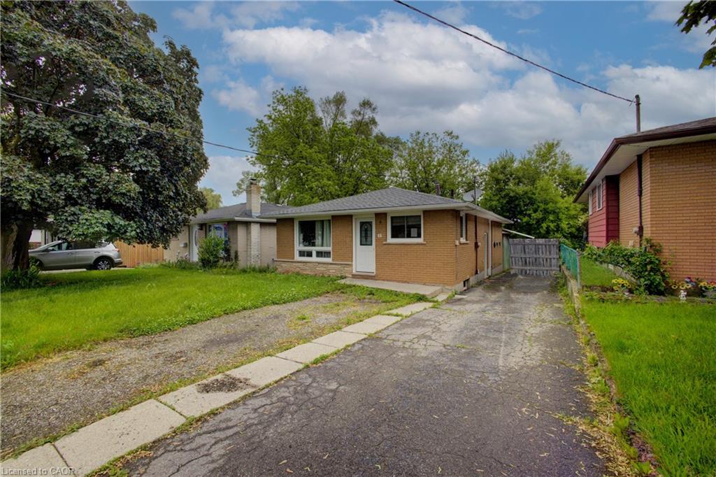 46 Elmwood Ave, Cambridge, ON N1R 4Y2