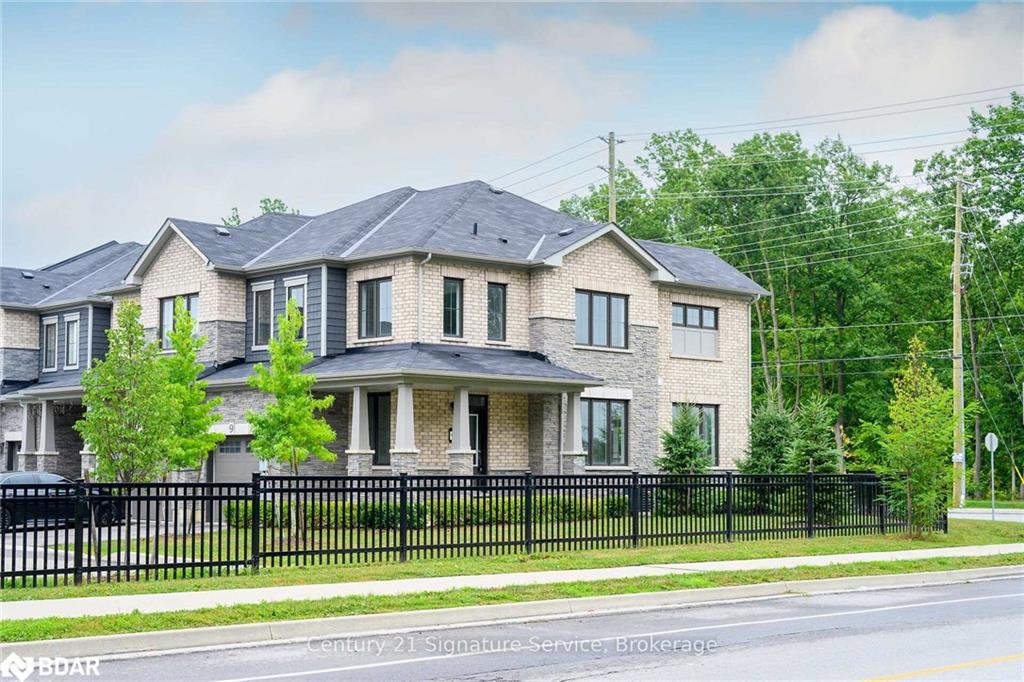 8273 Tulip Tree Drive Unit 9, Niagara Falls, ON L2H 3S8