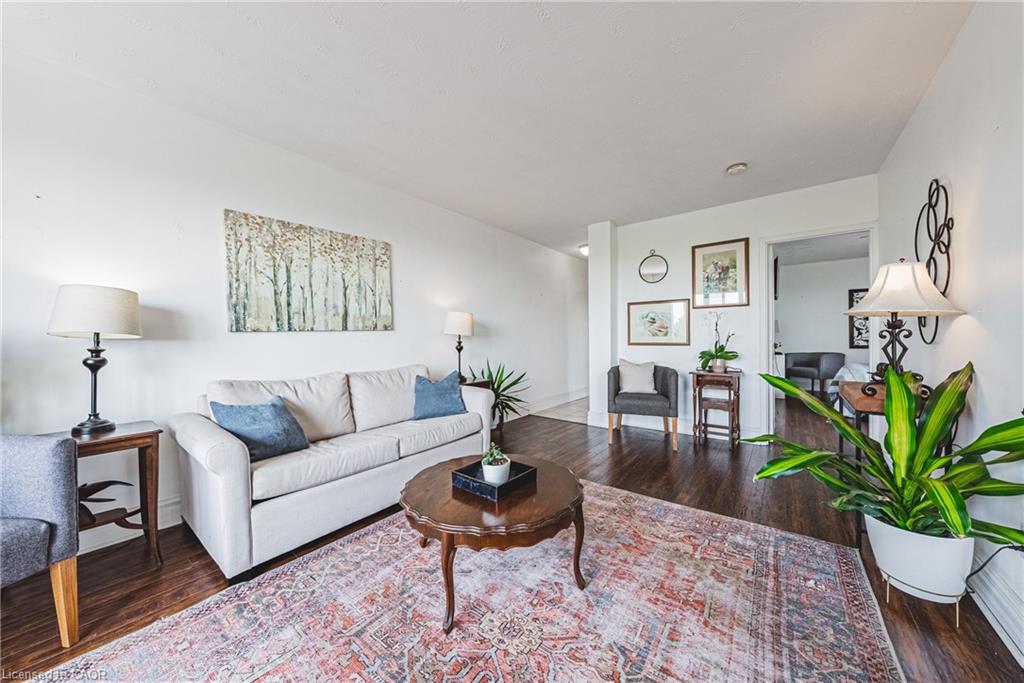 101 Queen Street S Unit 606, Hamilton, ON L8P 3R9
