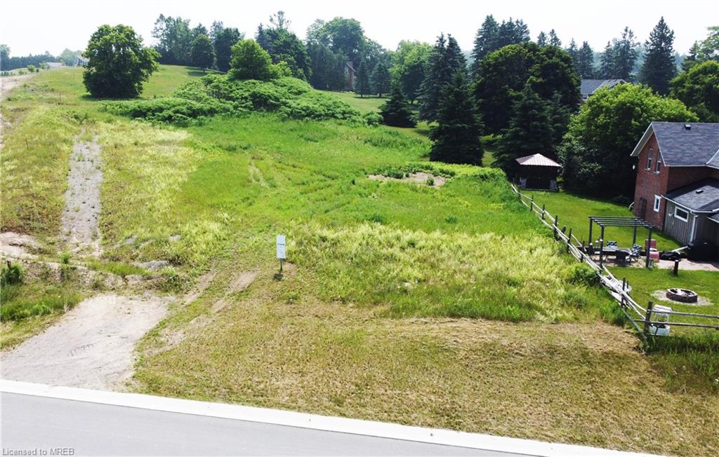 4 Country Pl, Kawartha Lakes, ON L0A 1A0