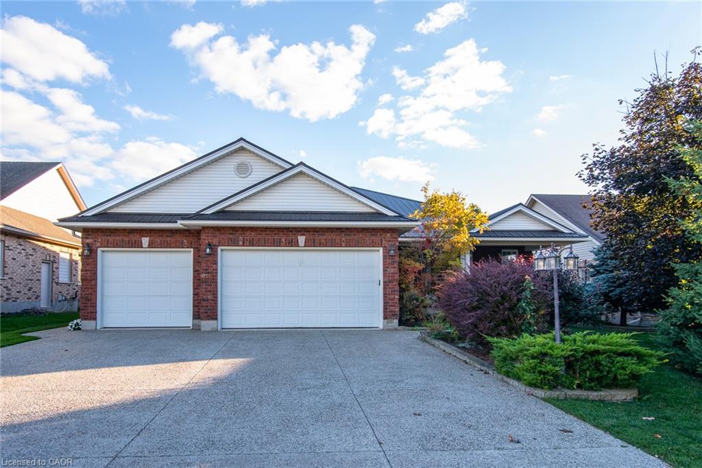 15 Parkview Dr, Wellesley, ON N0B 2T0