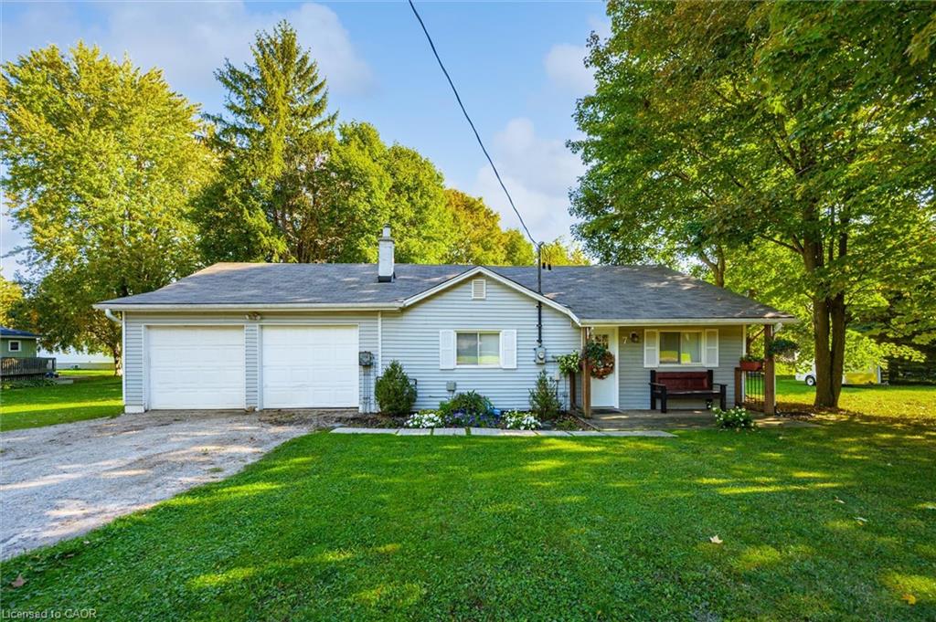 7 Church St, Mapleton, ON N0B 1A0