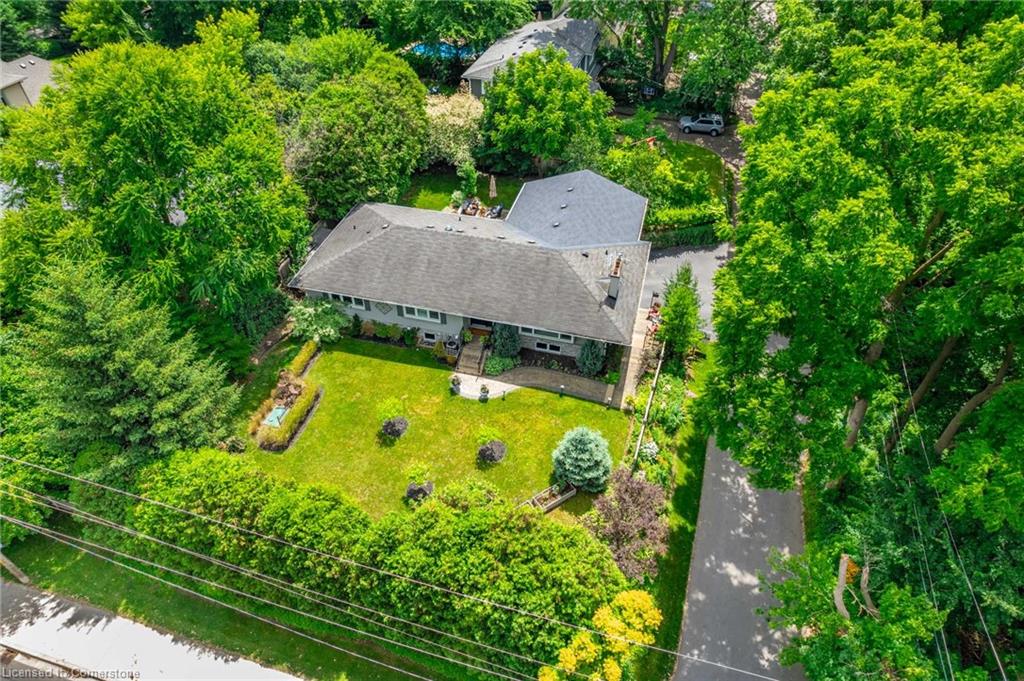 4306 Lakeshore Rd, Burlington, ON L7L 1A8