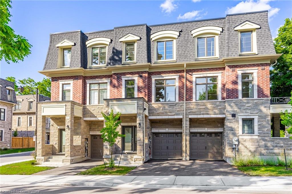 209 Wyndham St, Mississauga, ON L5M 2S5