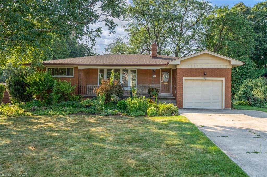 654 Hiawatha Blvd, Ancaster, ON L9G 3A5