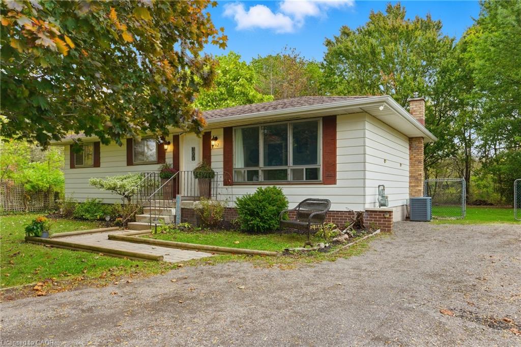 62 Oswego Park Rd, Dunnville, ON N1A 2W2