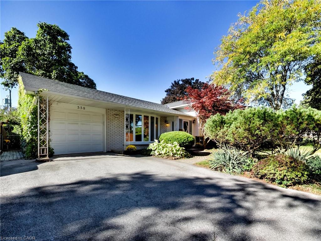 558 Parkside Cres, Burlington, ON L7L 4G9
