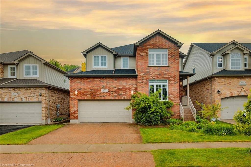 679 Salzburg Dr, Waterloo, ON N2V 2N8