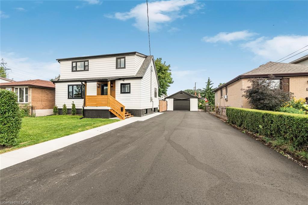 588 Barnaby St, Hamilton, ON L8H 6T9