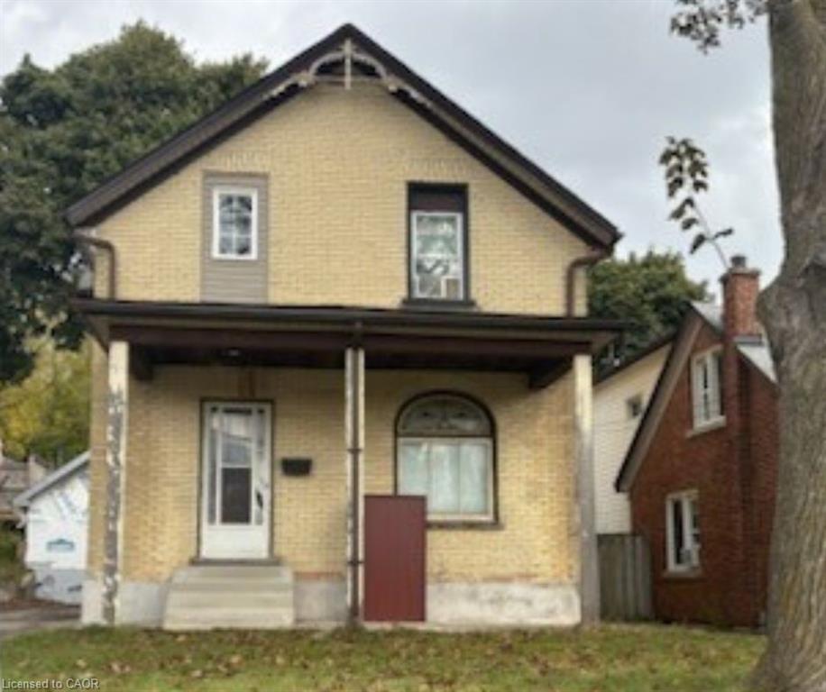 138 Courtland Ave E, Kitchener, ON N2G 2V1