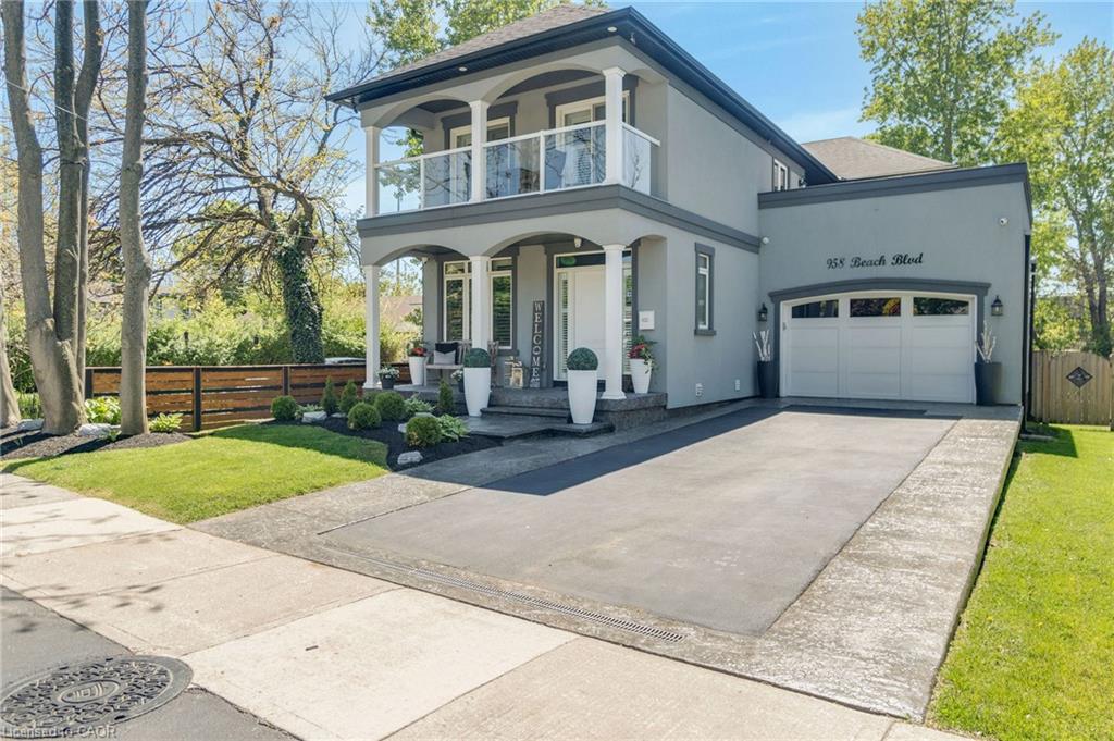 958 Beach Blvd, Hamilton, ON L8H 6Z4