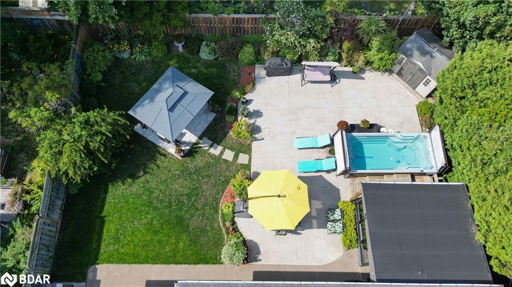 2105 Maplewood Dr, Burlington, ON L7R 2C6