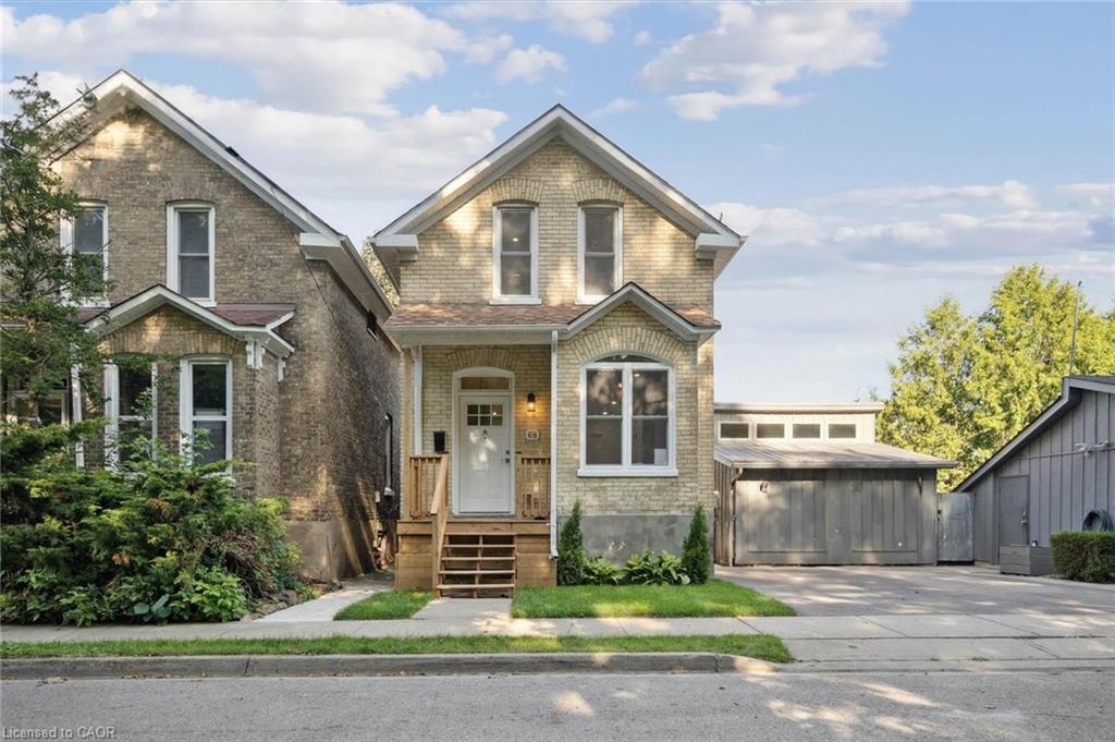 68 Spruce St, Cambridge, ON N1R 4K3