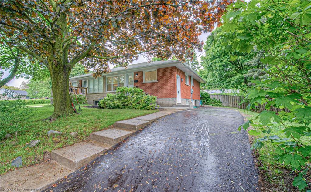 76 Ravine Dr, Cambridge, ON N1R 2W8