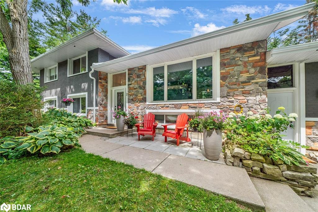 2 Noraline Ave, Springwater, ON L0L 1X1