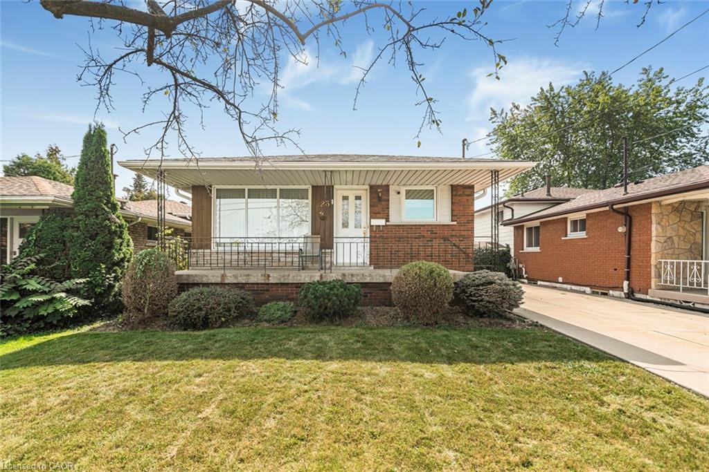 23 Tyrone Dr, Hamilton, ON L9C 2M6