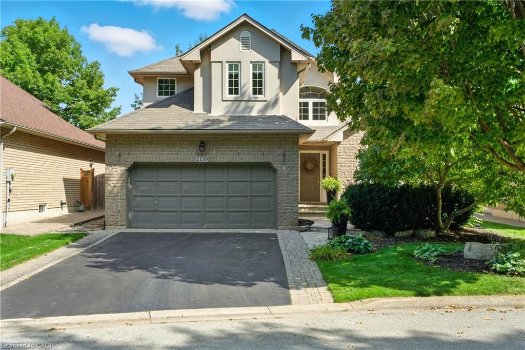 2139 Bushtrail Ct, Burlington, ON L7M 4B2