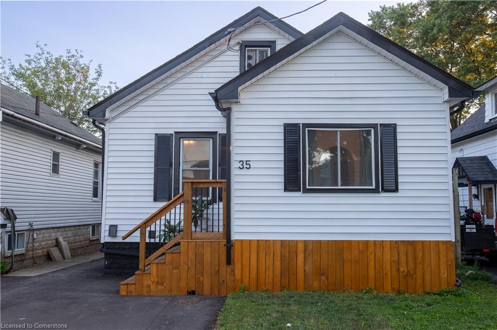 35 St Peter St, St. Catharines, ON L2T 1P1