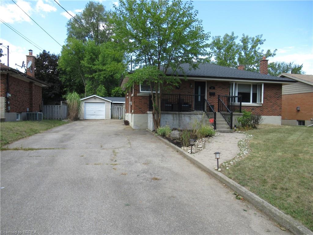26 Terrance Dr, Brantford, ON N3R 3G1