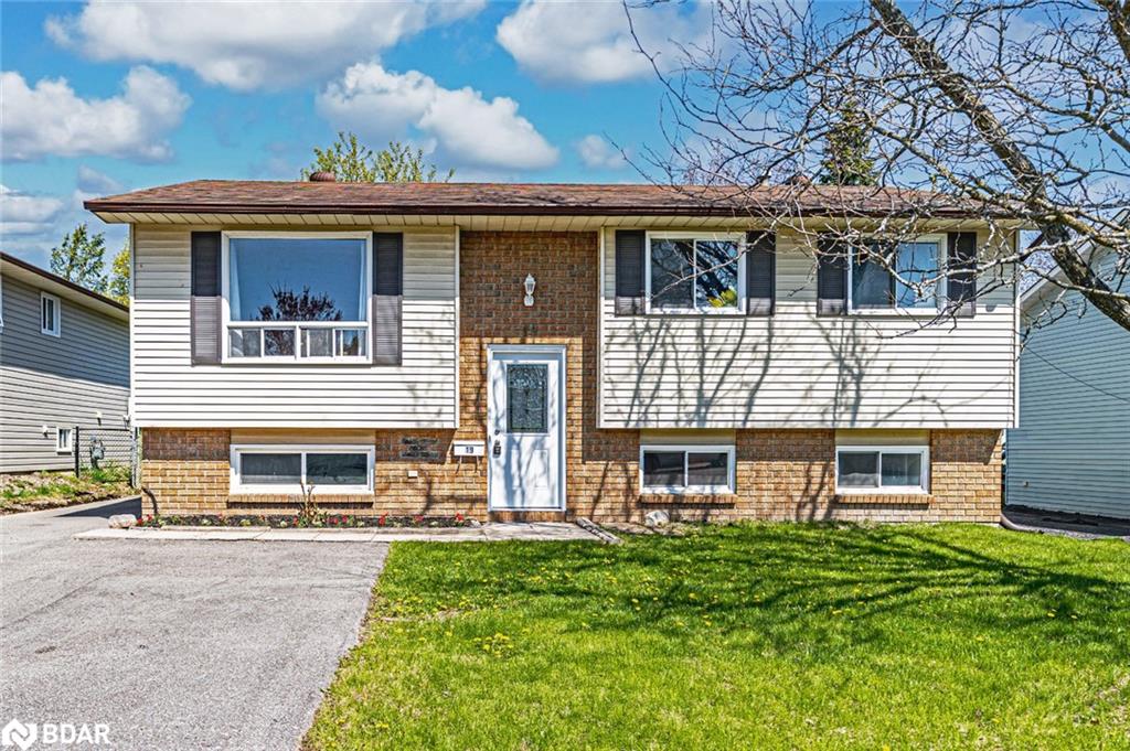 19 Korlea Cres, Orillia, ON L3V 7K3