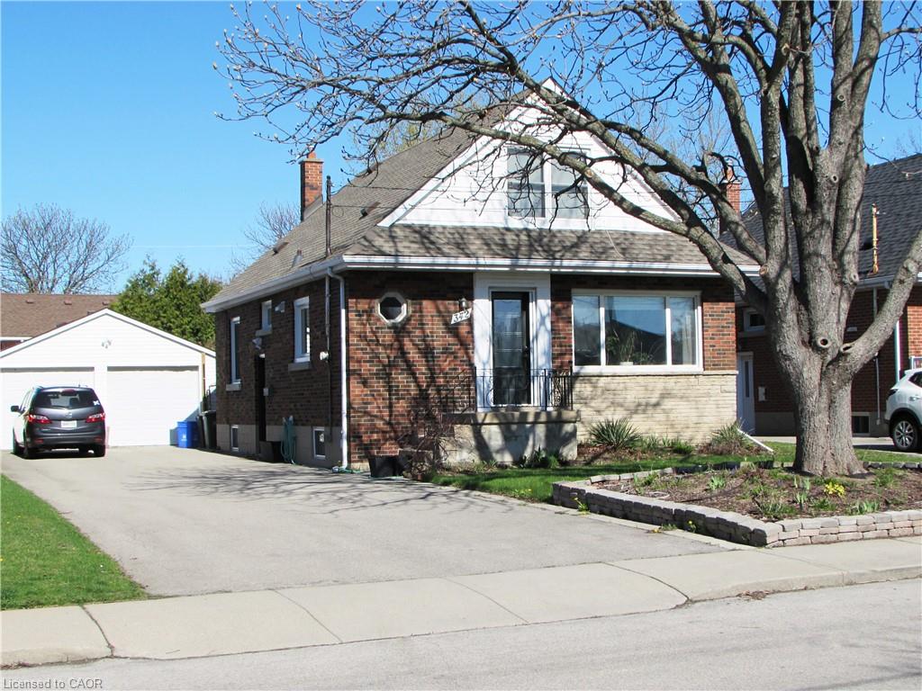 342 E 17th St, Hamilton, ON L9A 4M8