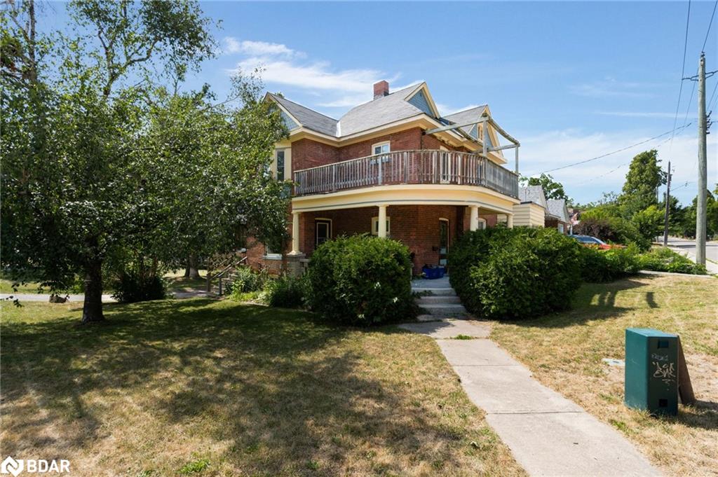 134 Owen St, Barrie, ON L4M 3H9