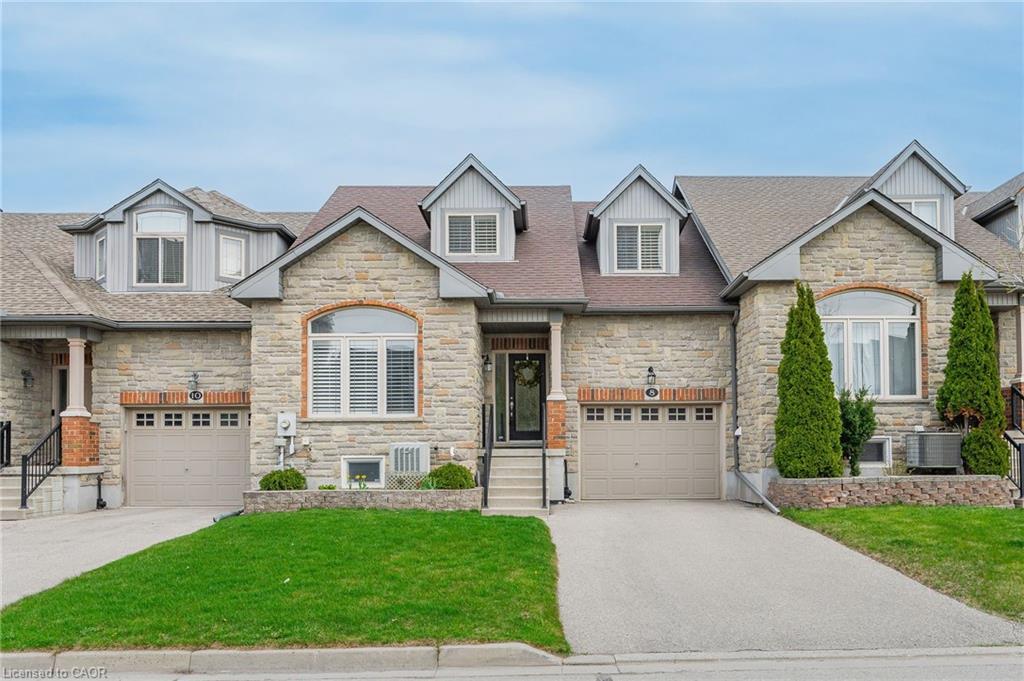 8 Pamela Ln, Cambridge, ON N1R 8P4