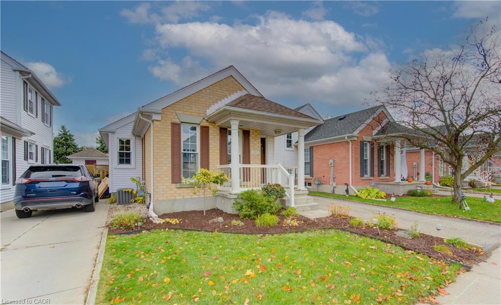 113 Wake Robin Dr, Kitchener, ON N2E 3L4