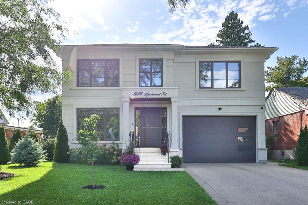 1456 Applewood Rd, Mississauga, ON L5E 2M1