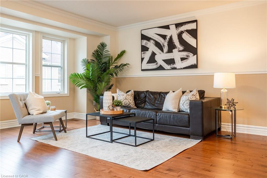 38 Archibald Mews, Toronto, ON M1P 0A4