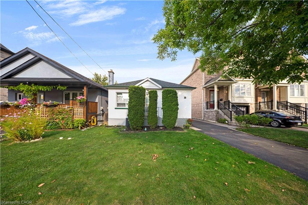 79 Sixteenth St, Toronto, ON M8V 3J9