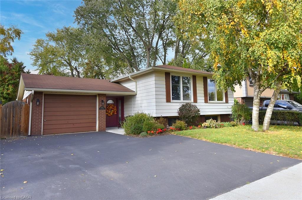 4037 Flemish Dr, Burlington, ON L7L 1Z7