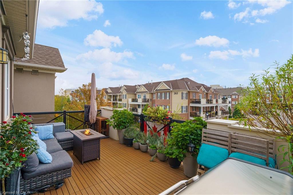 272 Georgian Drive Unit 306, Oakville, ON L6H 0K4