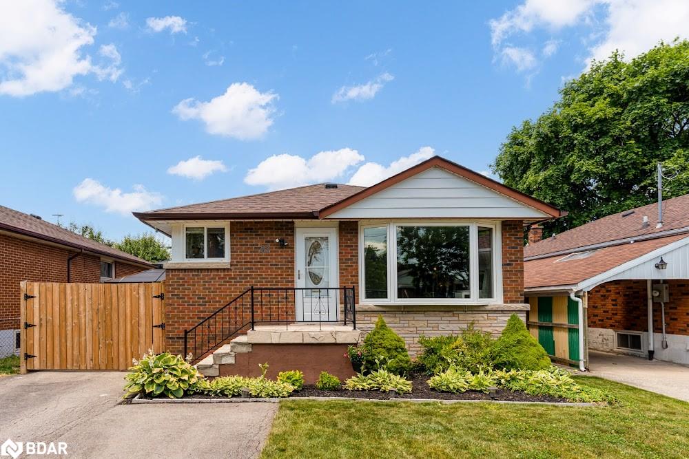 42 Terrace Dr, Hamilton, ON L9A 2Y6