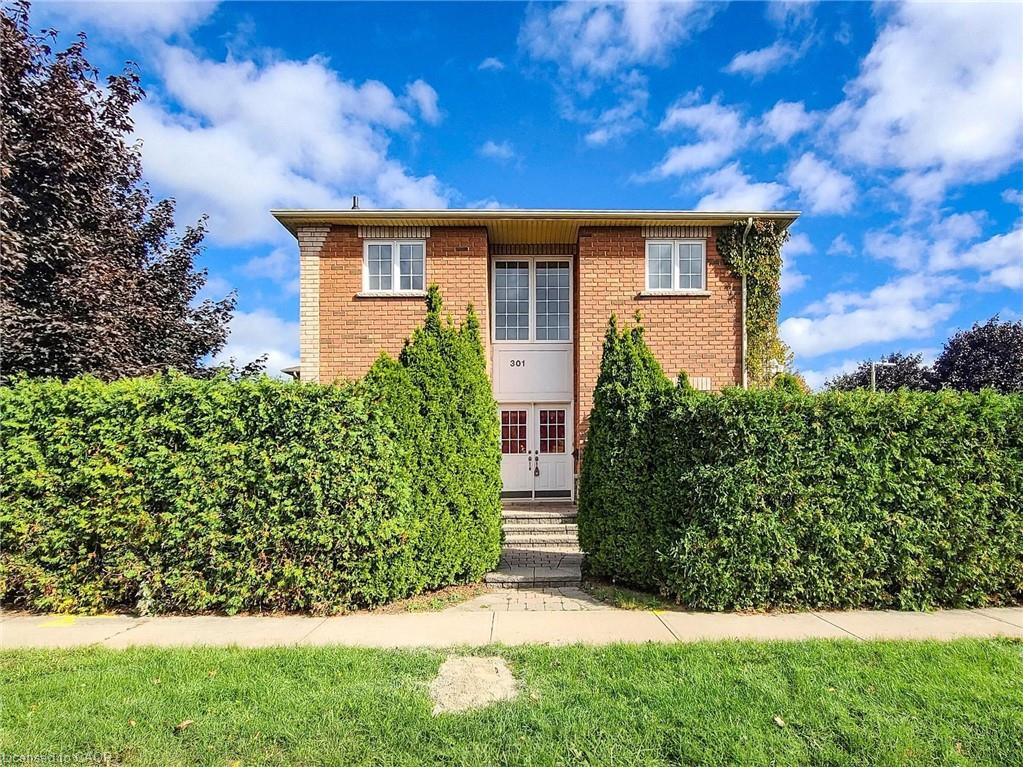 301 Mohawk Rd, Oakville, ON L6L 6P9