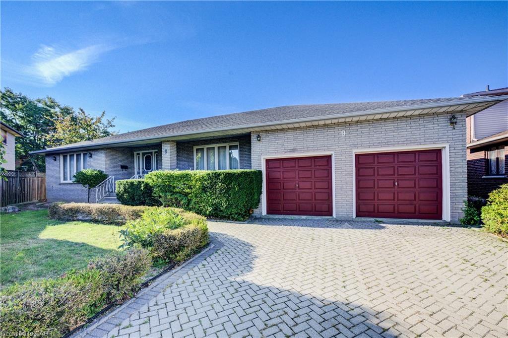 9 Stonecliff Ct, Hamilton, ON L9C 7G2