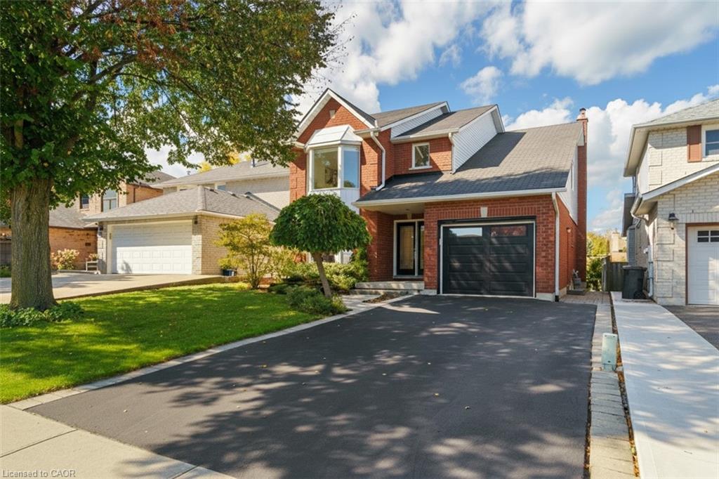 43 Glenayr St, Hamilton, ON L9C 7J2